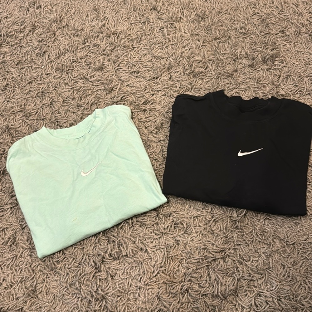 Bundle of 2 Nike loose fit Girl’s boxy t-shirts size Large